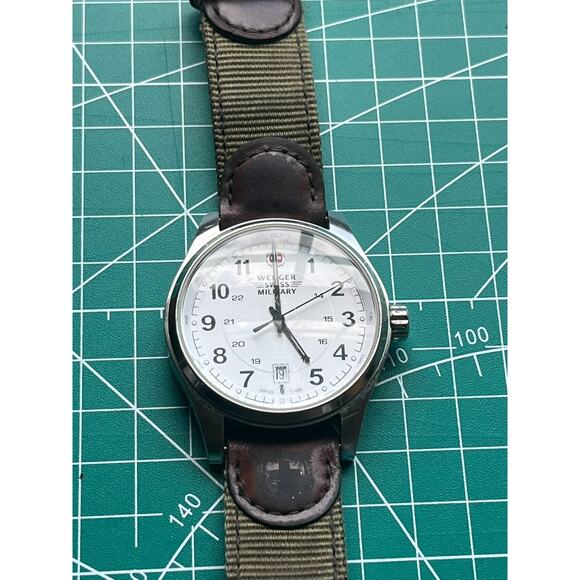 Wenger Swiss Military Watch Men's RUNNING! - Picture 1 of 4